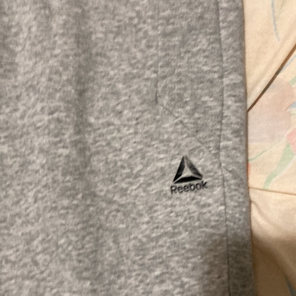 NWT Reebok Fleece Grey Heather Slim Pants Size Medium - Picture 2 of 11